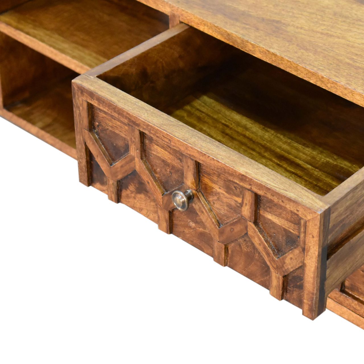 Amouri Media Unit Living with Luxury