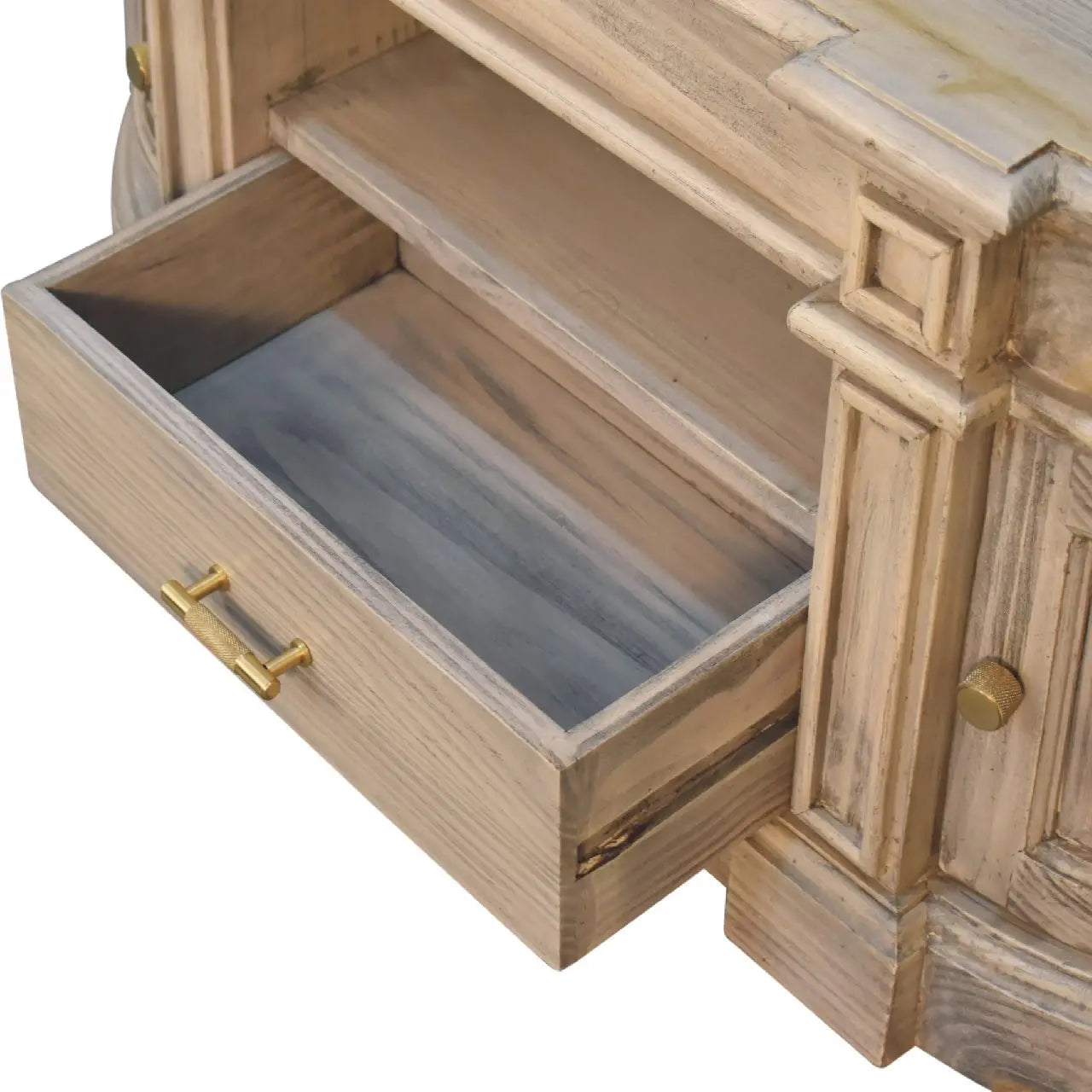 Harmony Media Unit - Living with Luxury