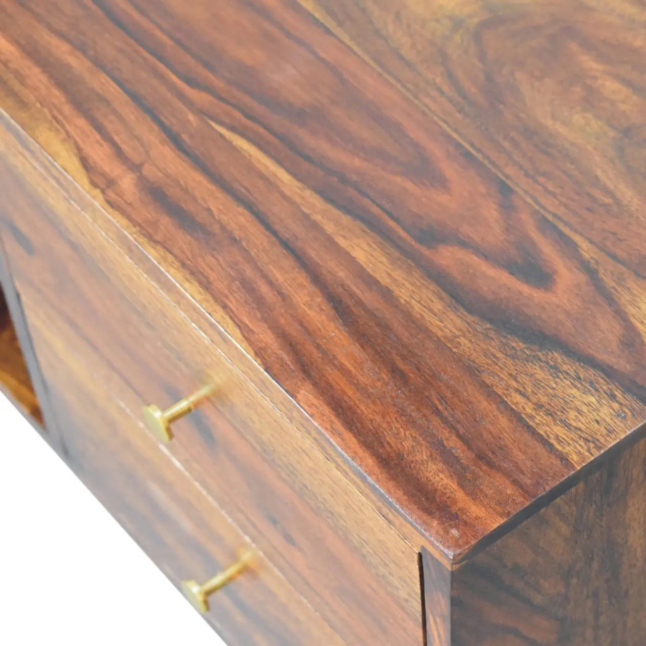 Tula Media Unit - Living with Luxury