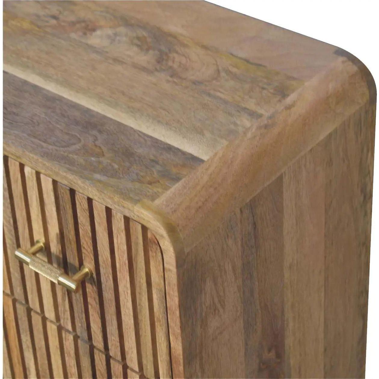 T-bar Ridged Chest - Living with Luxury